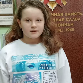 "Когда защитник на посту своём стоит..."