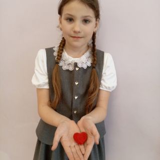 Сердце (брошь) из шерсти