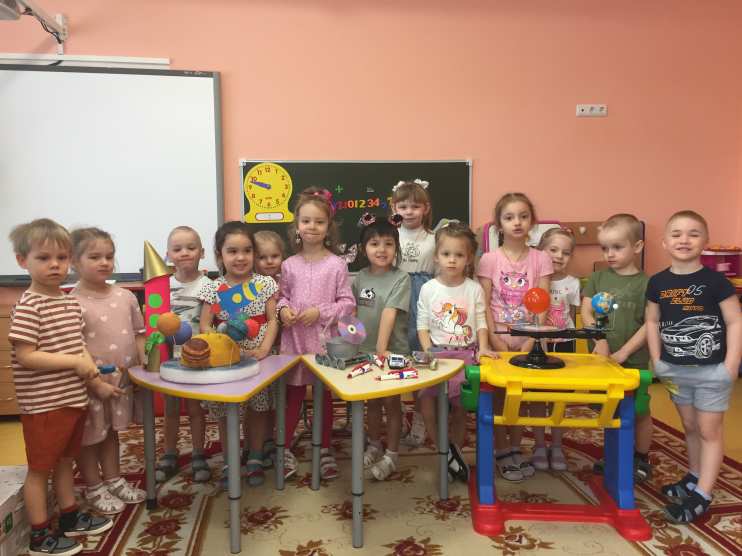 Выставка, посвященная дню Космонавтики