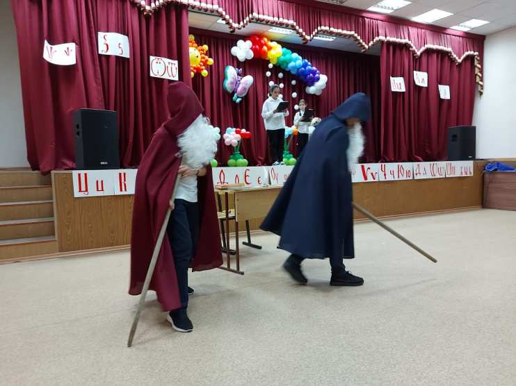 Кирилл и Мефодий в процессе создания алфавита....