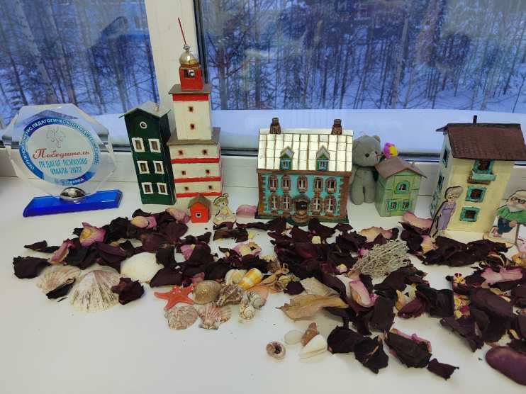 Вариант оформления подоконника